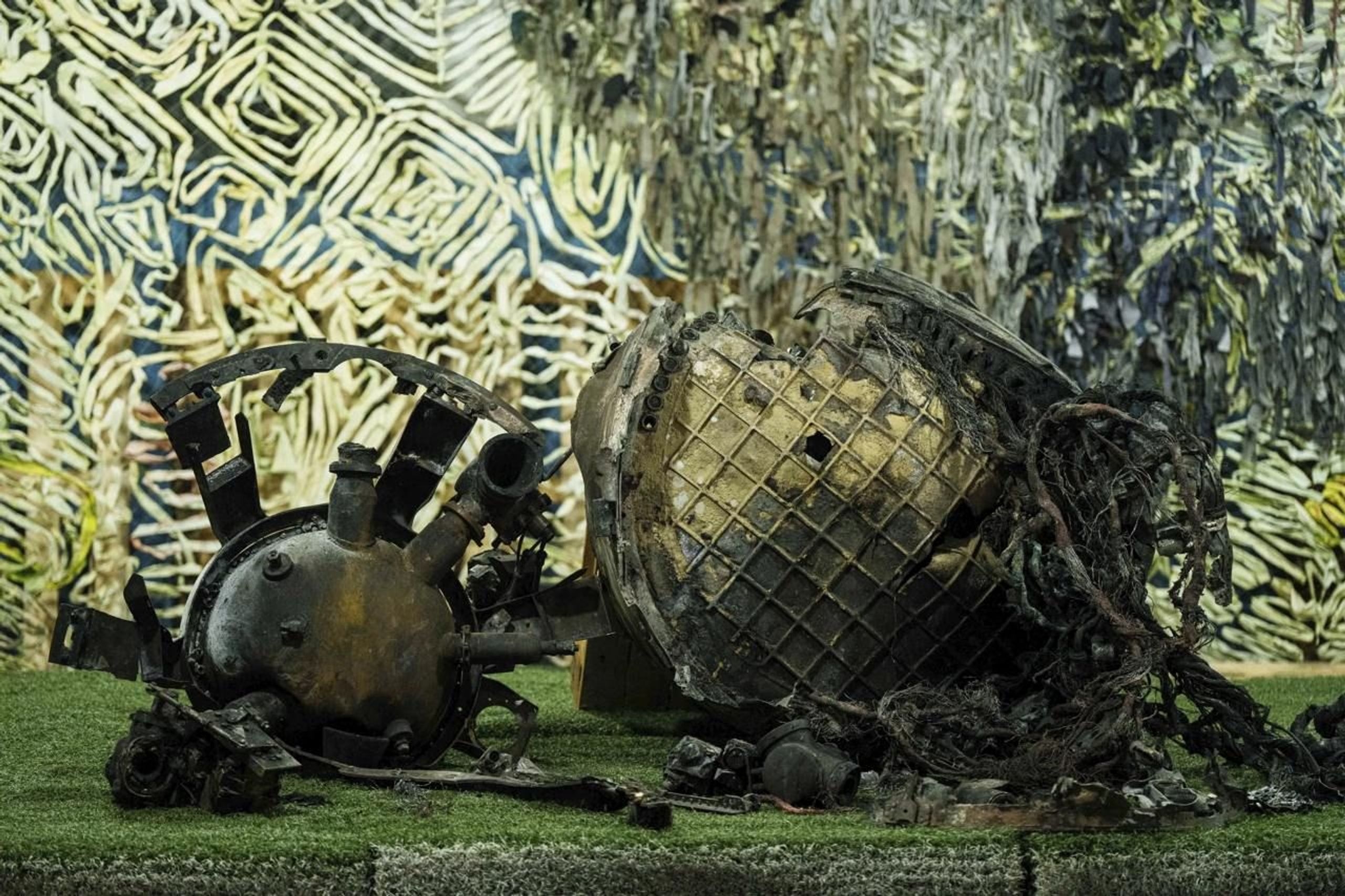 The wreckage of the ‘Oreshnik’ that flew into the city of Dnipro