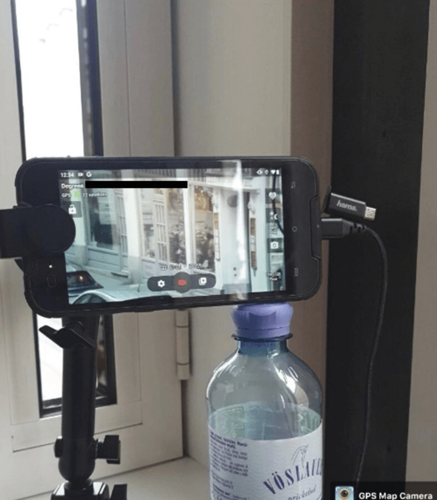 Камера, установленная напротив подъезда Христо Грозева