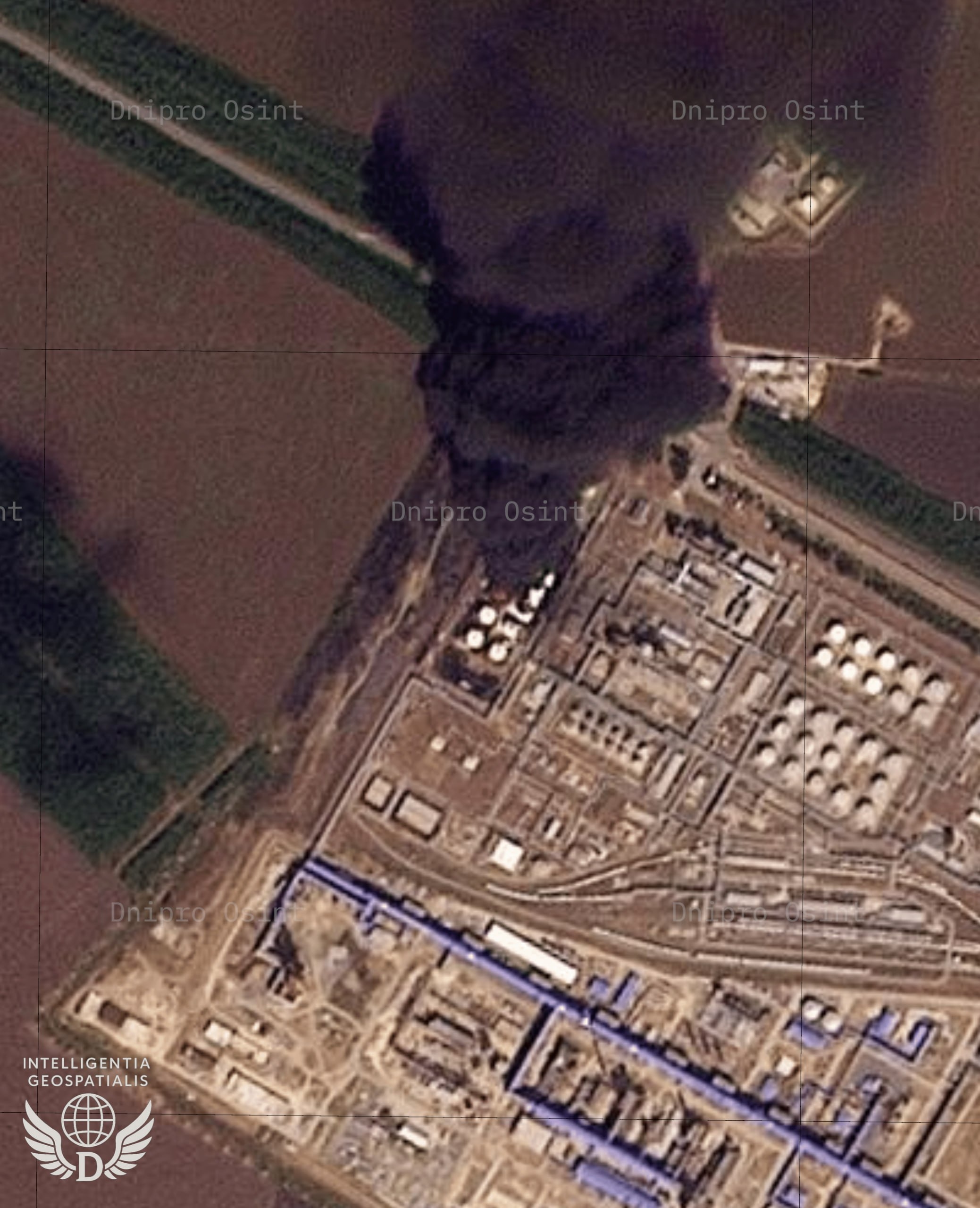 Спутниковый снимок пожара на Новошахтинском НПЗ