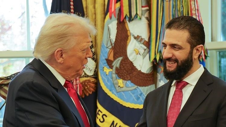 Временный президент Сирии Ахмад аш-Шараа на встрече с Дональдом Трампом в Вашингтоне