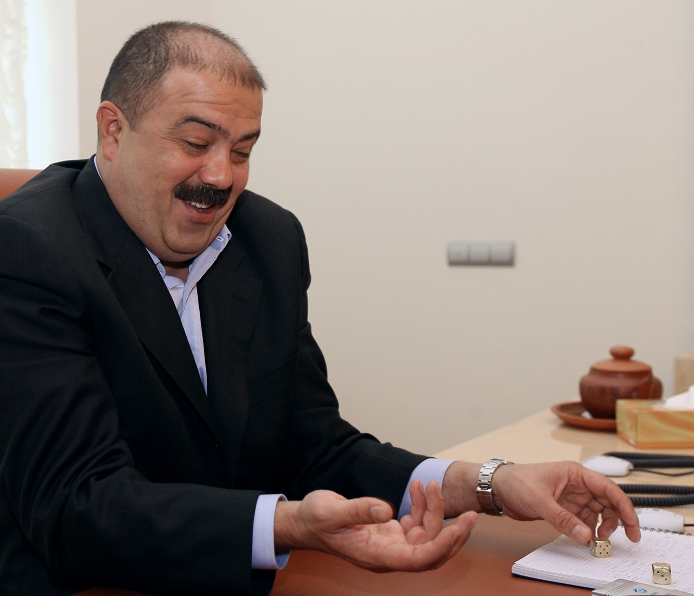 Искандар Махмудов