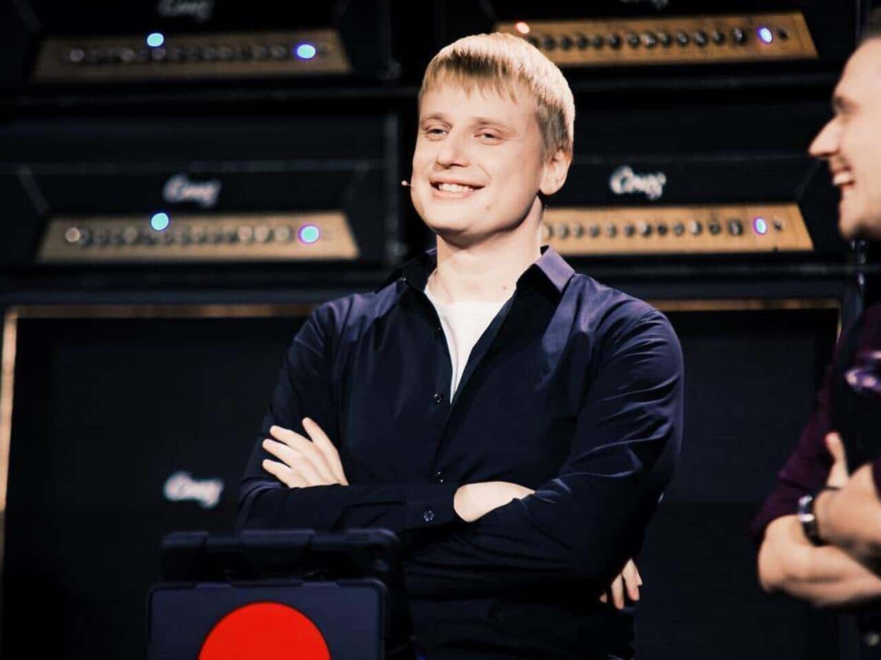 «Видимо, им в России теперь разрешено все». За комиком Славой Комиссаренко белорусский КГБ приезжал прямо в Москву