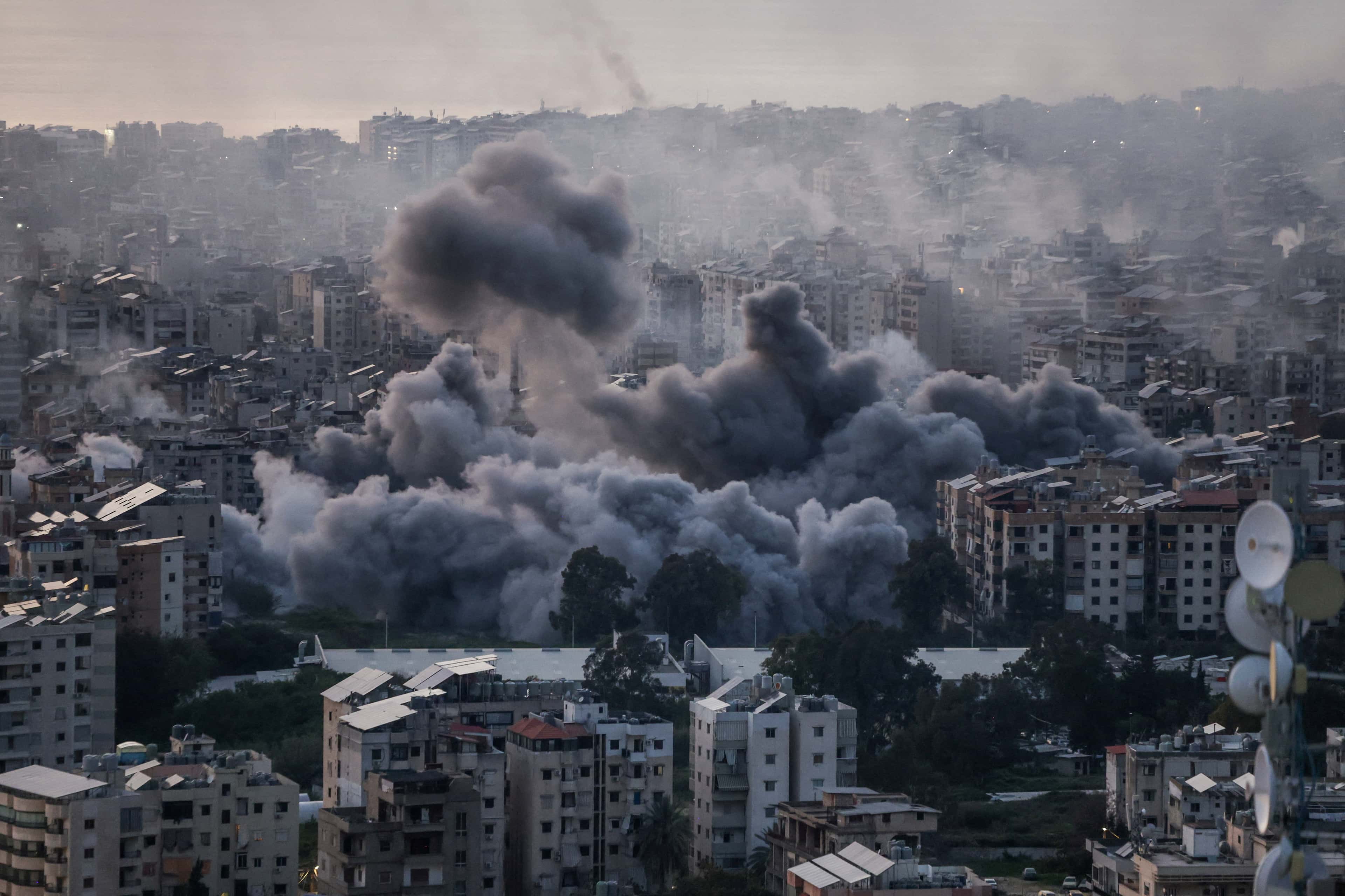 Разбомбленная школа в Минабе, 30 потопленных иранских кораблей, удары по Азербайджану и Кипру. Итоги недели войны на Ближнем Востоке