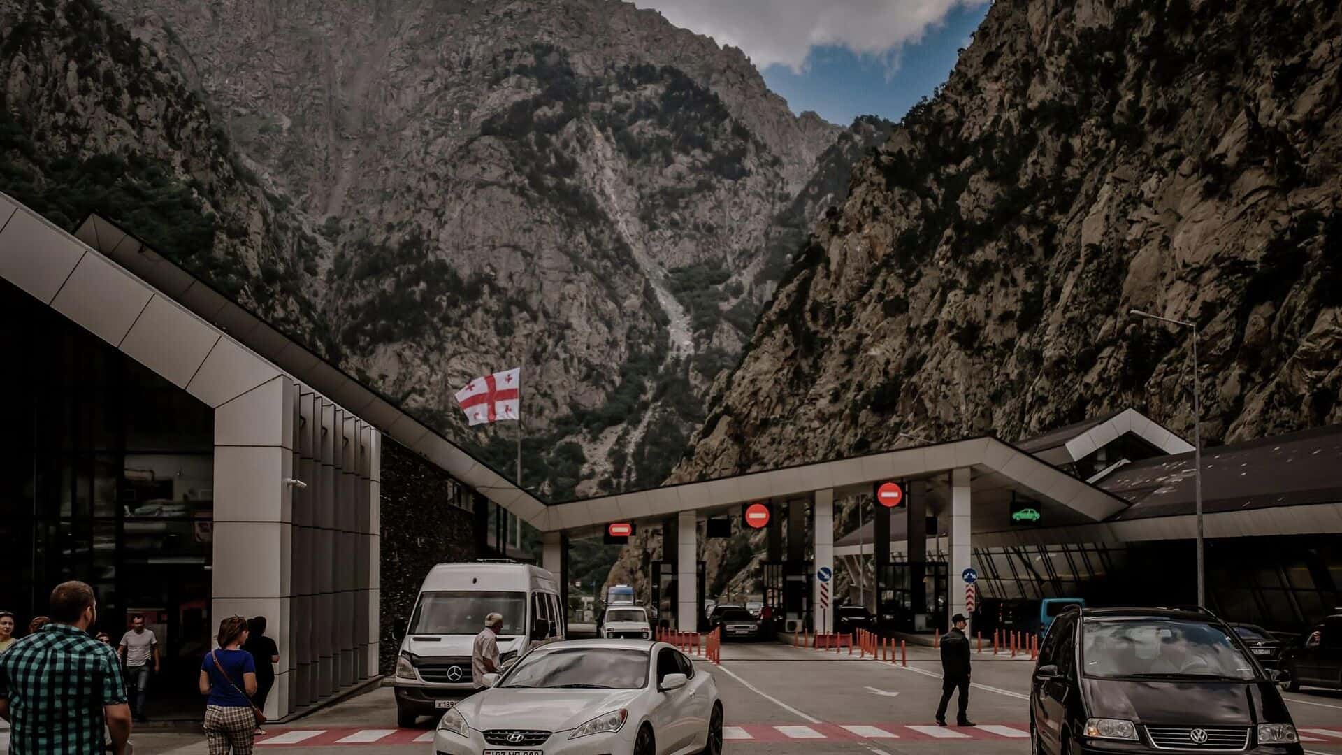 Фейк российских СМИ: власти Украины отказываются принять своих граждан, застрявших на российско-грузинской границе