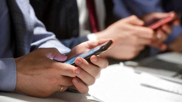 В Петербурге отключили мобильный интернет из-за ПМЭФ. В администрации города объяснили, что это нужно для «обеспечения безопасности» 