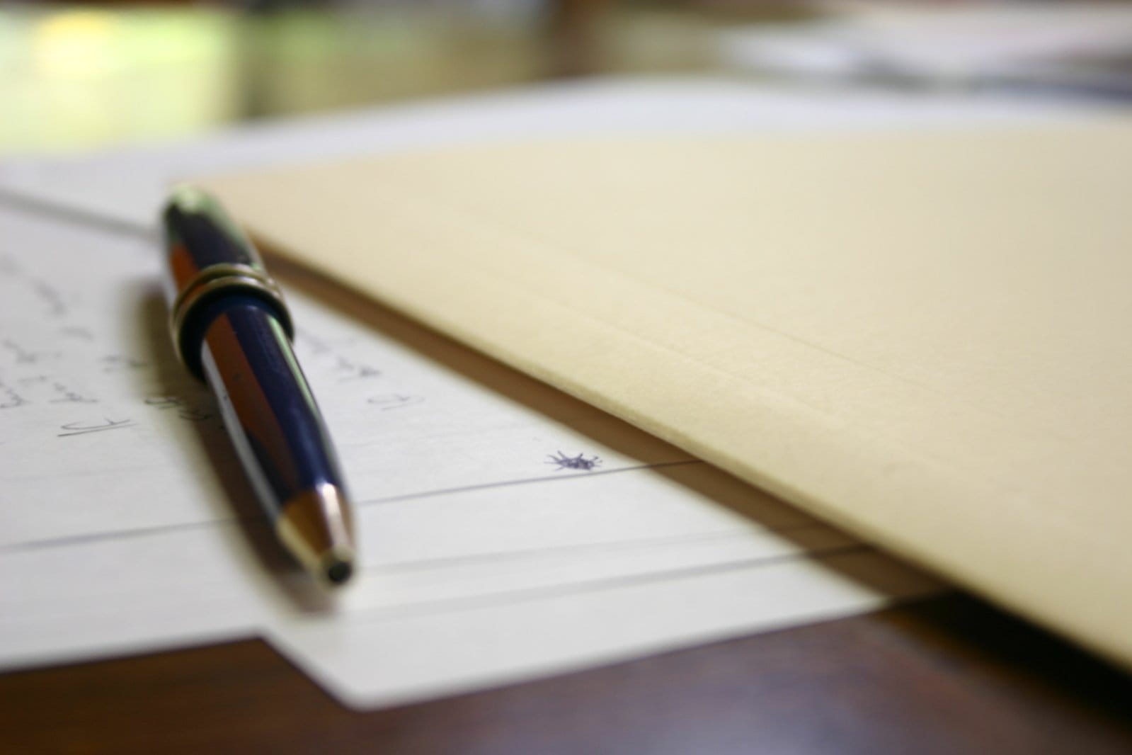 Плутовство майора. Завкафедрой Казанского юридического института напечатала фантомные книги, оправдывая фальшивую диссертацию