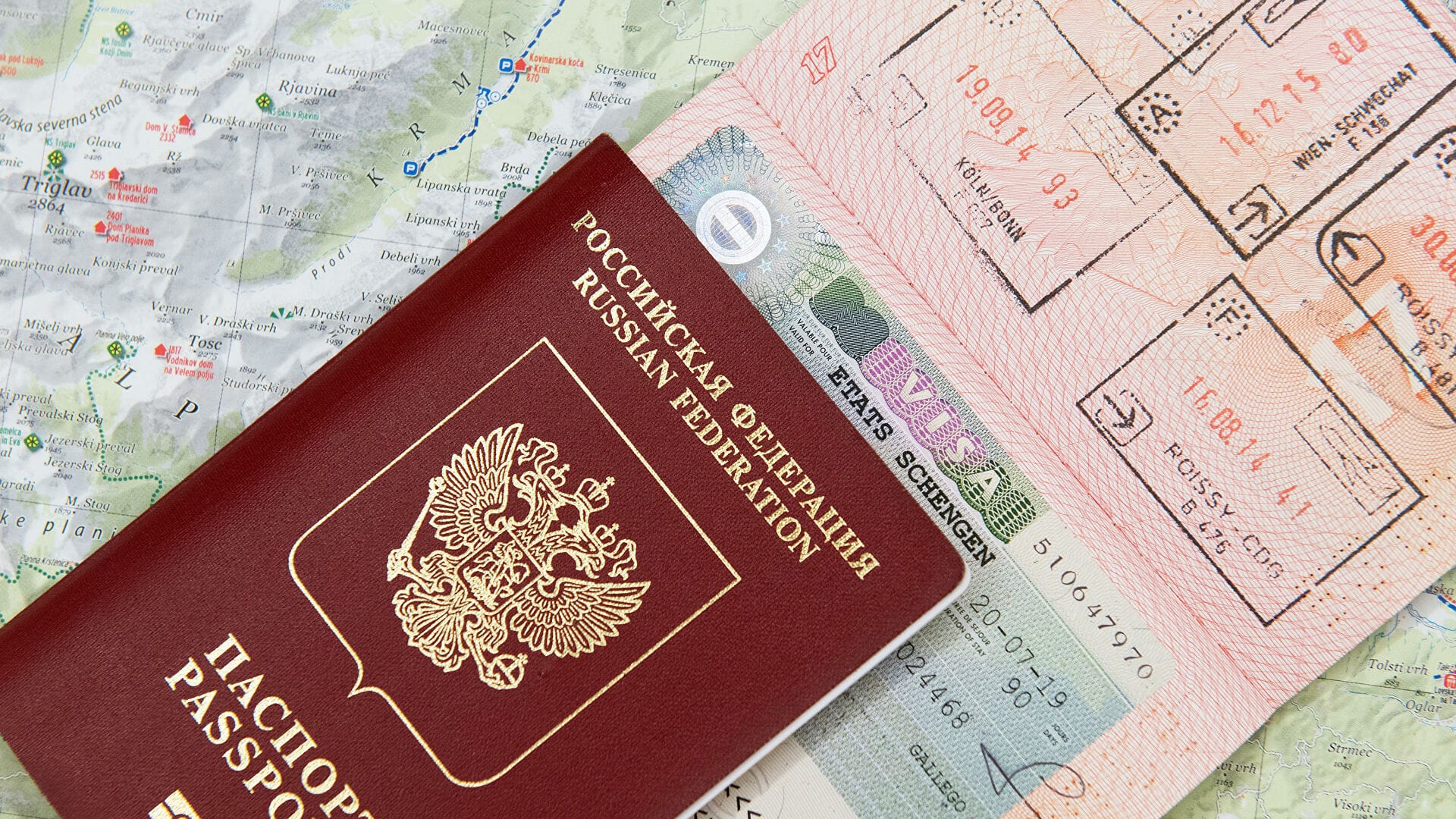 Не надо давать шенген всем россиянам, но инакомыслящим следует помочь с отъездом из РФ — евродепутат Лагодинский