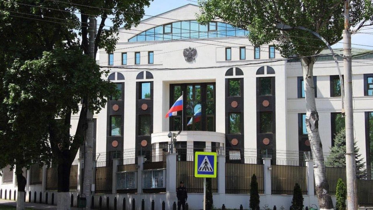 Молдова высылает сотрудника посольства России из-за падения российской ракеты на своей территории