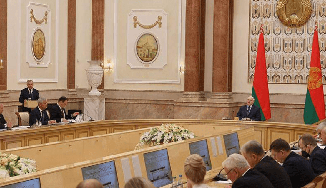 Парламент Беларуси одобрил смертную казнь за госизмену для военнослужащих и чиновников