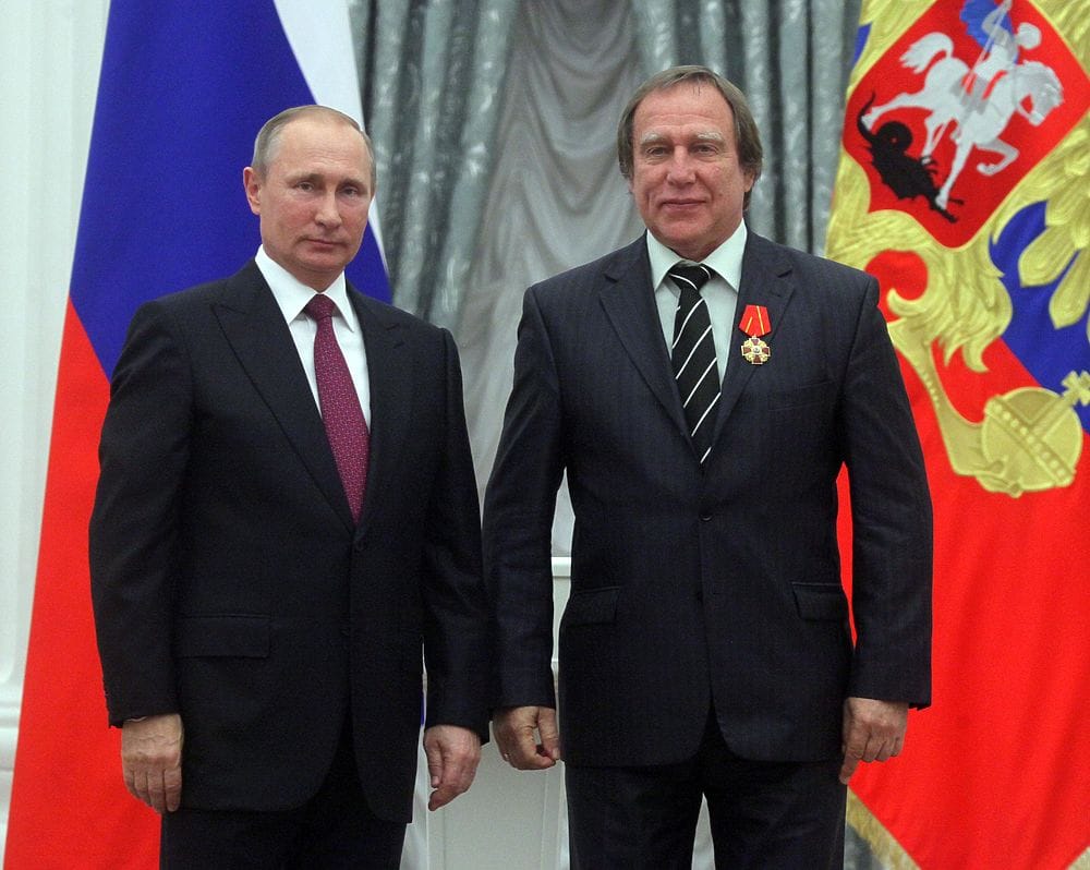 В Швейцарии нашли деньги виолончелиста Ролдугина. Четырем банкирам предъявлены обвинения — Reuters