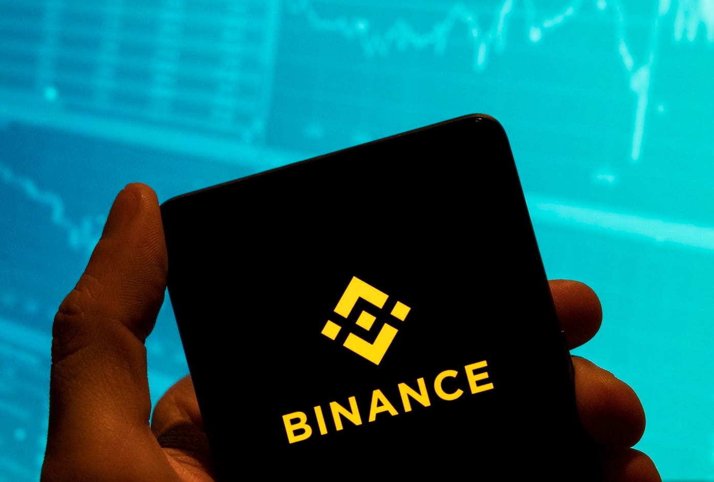Криптобиржа Binance запретила российским клиентам P2P-операции в любой валюте, кроме рубля