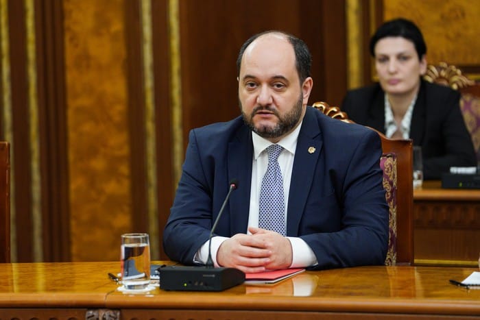 Nikol Pashinyan’s Chief of Staff accuses Russian propagandist media of waging hybrid war against Armenia