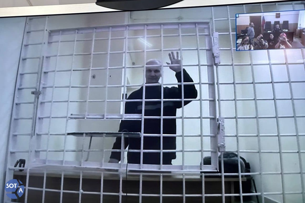 Суд сократил на два месяца срок заключения Алексею Москалëву, отцу-одиночке, осужденному за «дискредитацию» армии