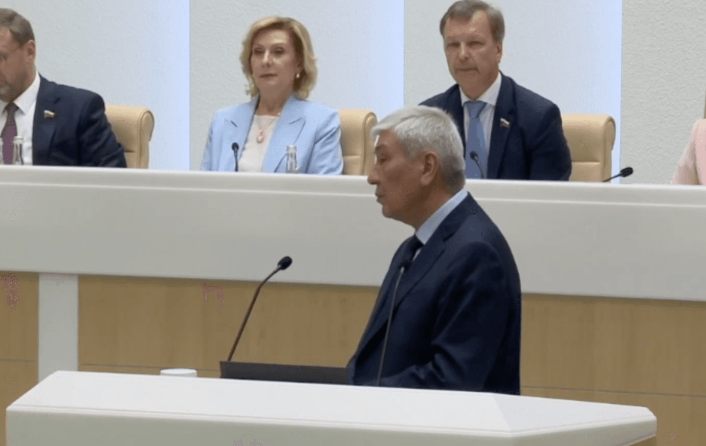 Глава Росфинмониторинга попросил сенаторов наделить ведомство правом отклонять любые финансовые операции, которые кажутся ему «преступными»