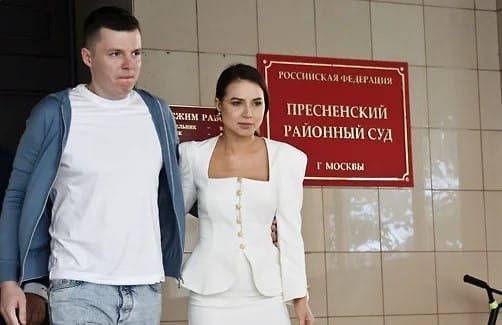 Блогера Валерию «Лерчек» Чекалину и ее бывшего мужа задержали за нелегальный вывод в ОАЭ 250 млн рублей 