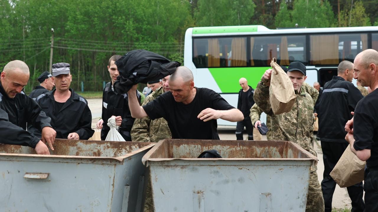 Россия включила в обмен пленными бывших заключенных-украинцев, которых и так должны были депортировать