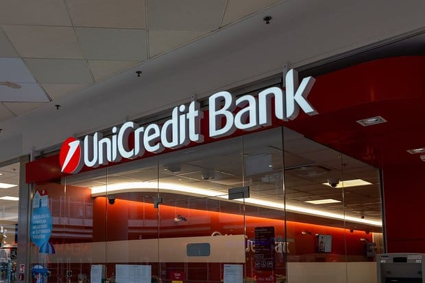 Компании из ОАЭ, за которыми стоит «Альфа-групп», купят российский бизнес Unicredit — «Коммерсантъ»