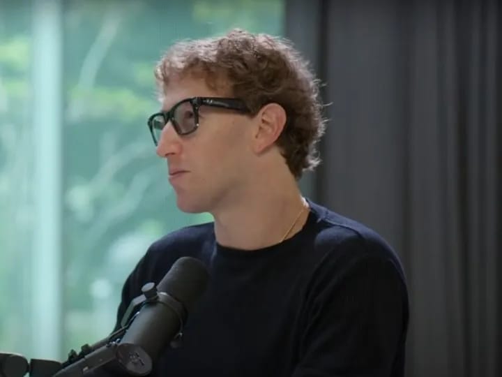 Марк Цукерберг создает секретную команду для разработки сильного искусственного интеллекта — Bloomberg