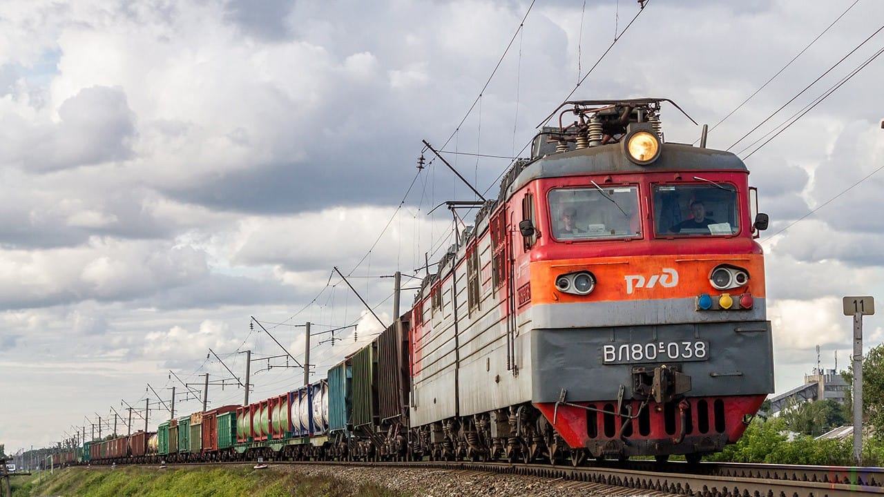 РБК: РЖД заставляет персонал брать дополнительные неоплачиваемые выходные, чтобы избежать массовых увольнений