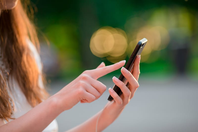 В Минцифры объявили о создании «белого списка» сайтов, доступ к которым не будут блокировать при отключениях мобильного интернета