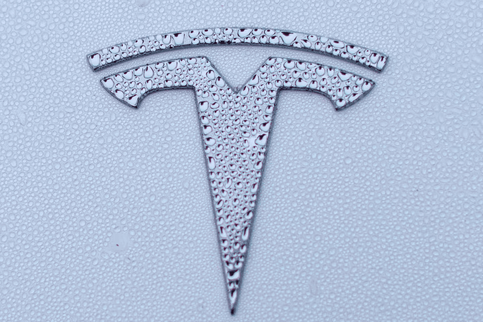 Продажи Tesla впервые за год выросли во Франции и Дании 