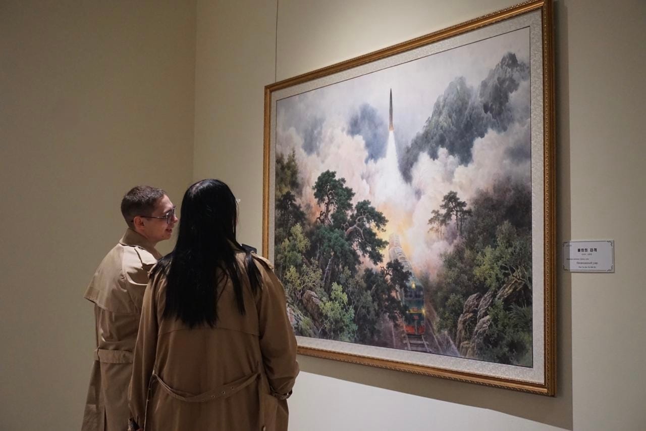 North Korean art exhibition held in Moscow, The Insider reviews guestbook to be sent to Kim Jong Un