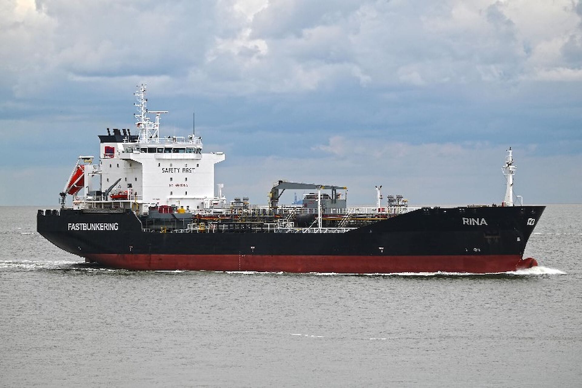 Two vessels refueling Russia’s “shadow fleet” — Rina and Zircone — still receive maintenance in the Baltic, The Maritime Executive reports