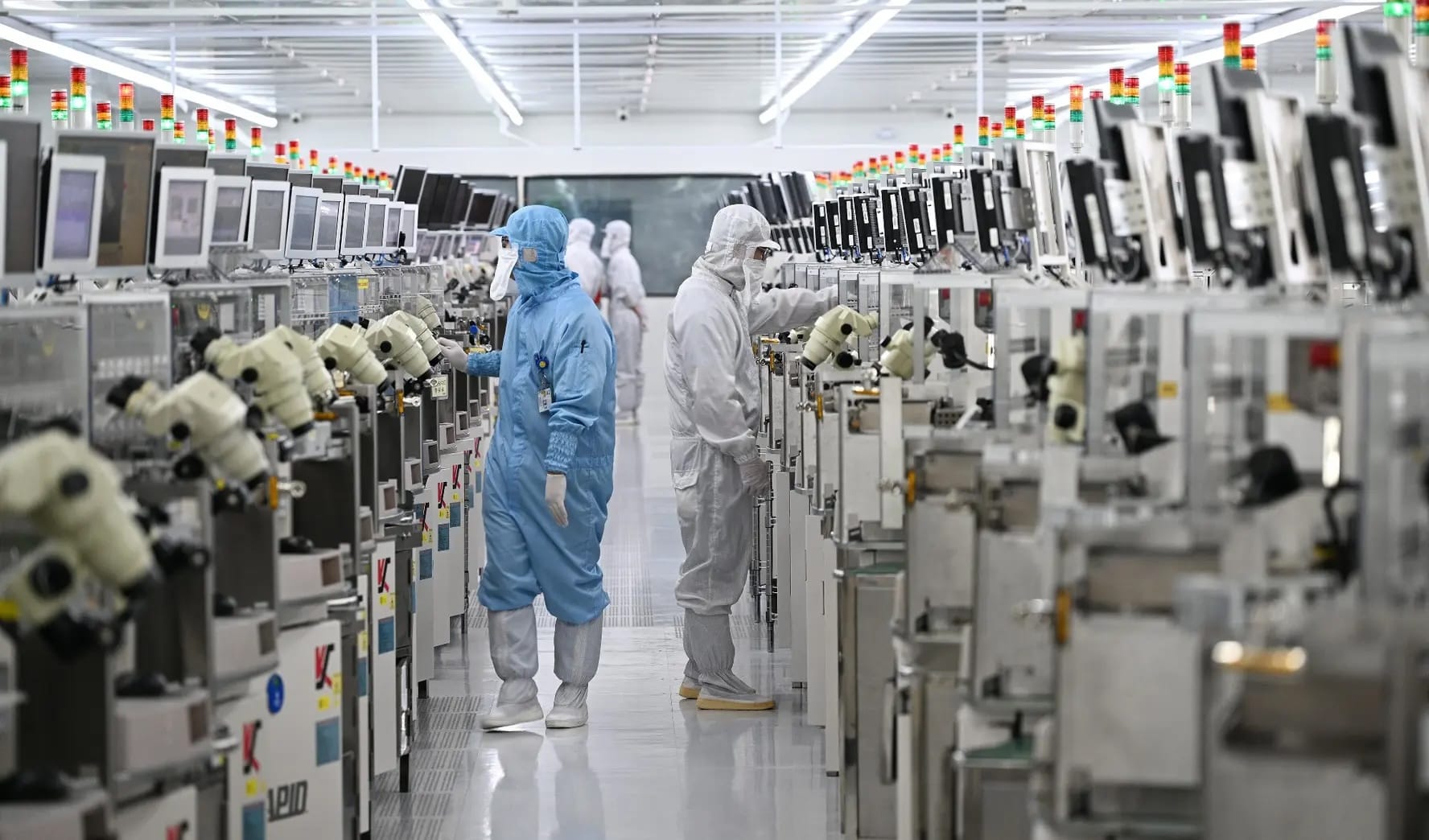 WSJ: Из-за американских ограничений в Китае наблюдается острая нехватка чипов для ИИ, их производство затруднено