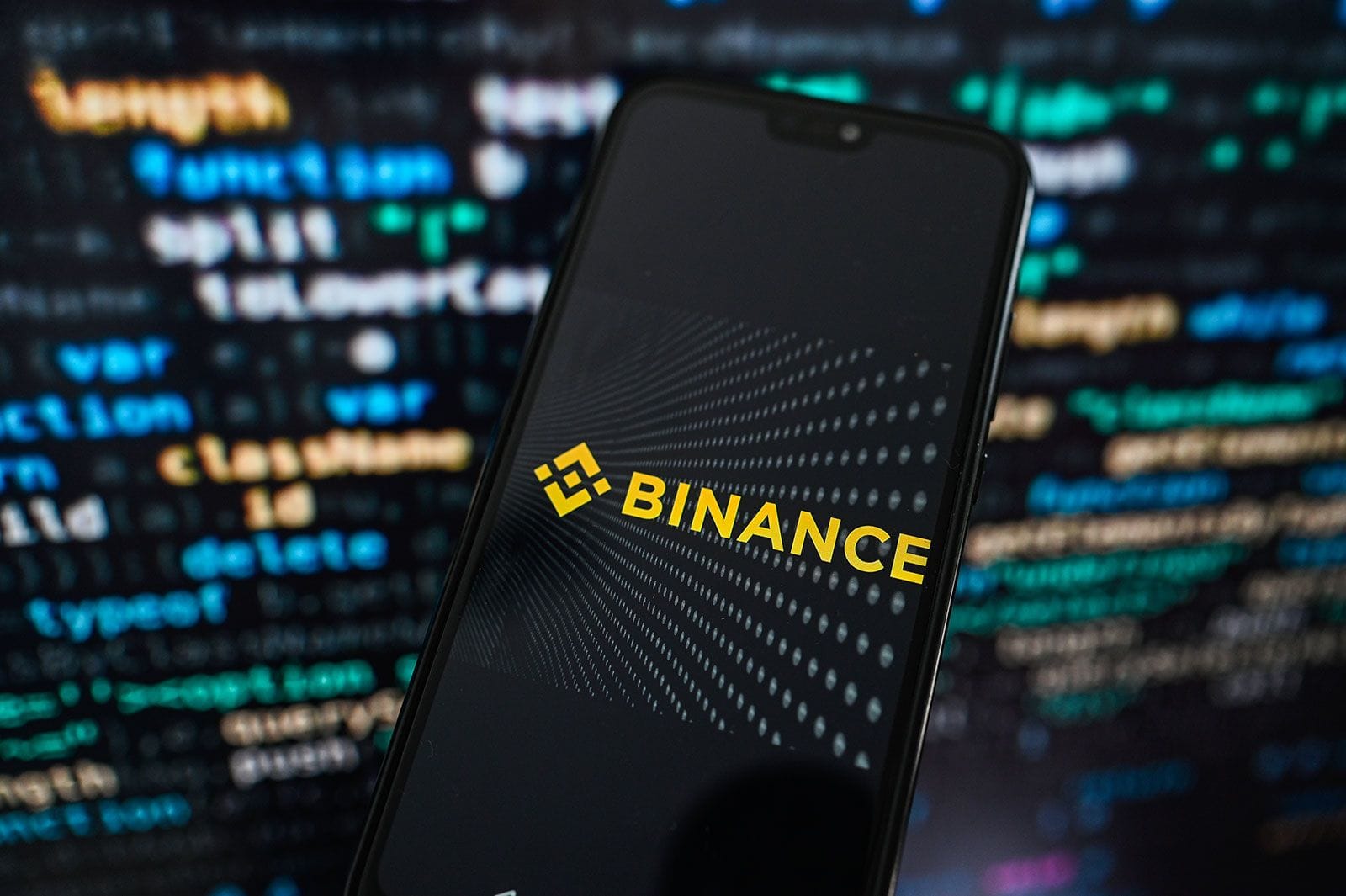 Binance приостановила вывод средств на банковские карты пользователей в Украине