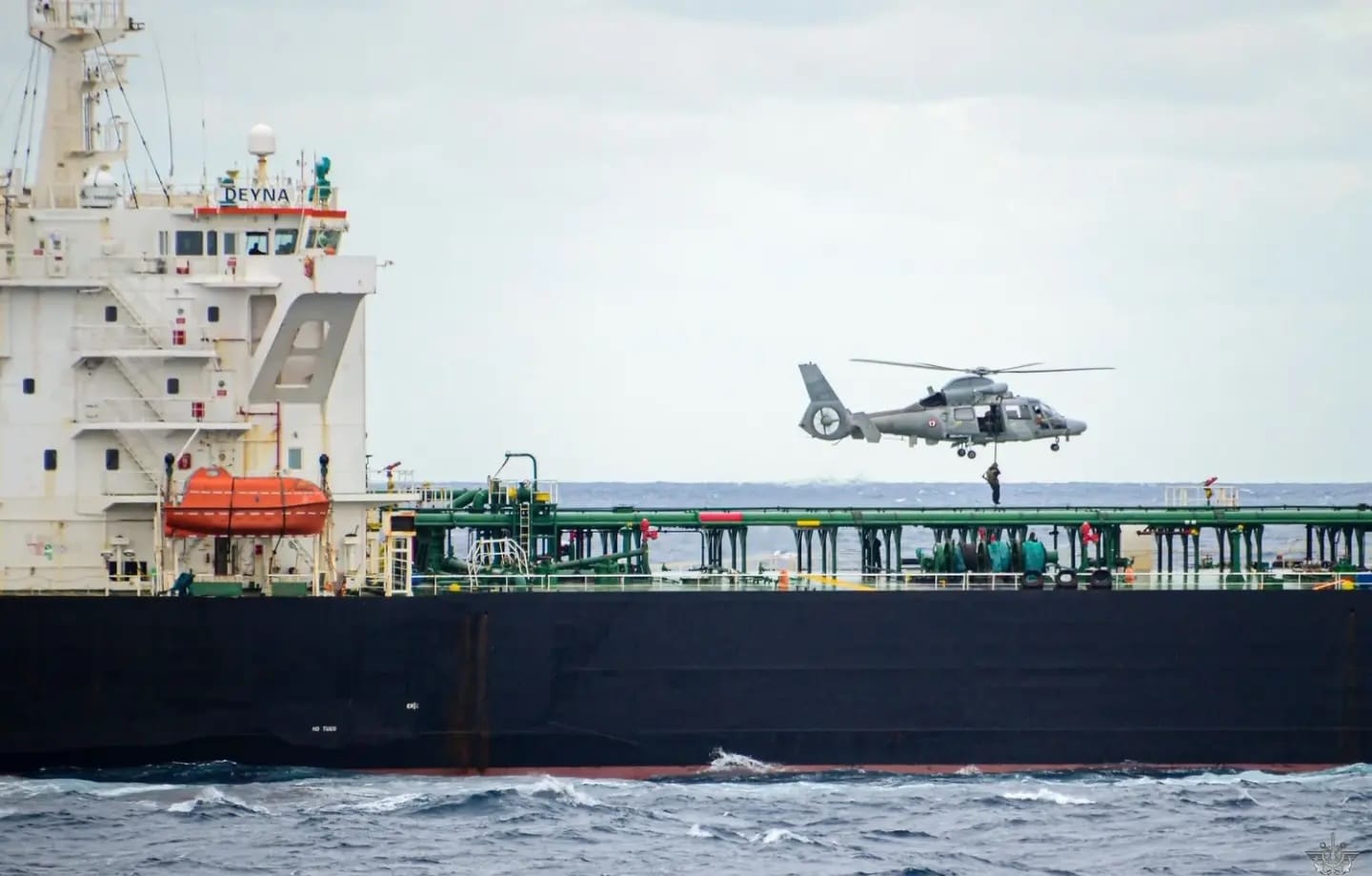 Macron announces seizure of Russian “shadow fleet” tanker Deyna in the Mediterranean