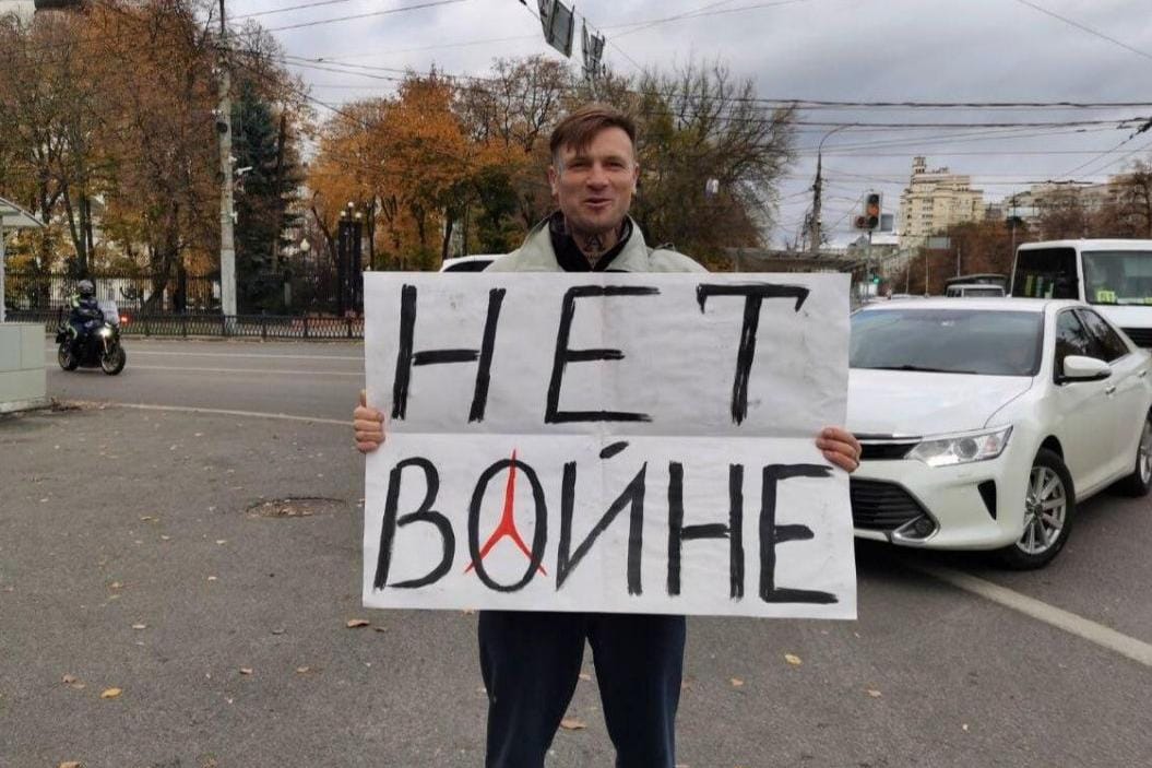 СМИ: Против сотрудников колонии, где умер Веган Христолюб Божий, возбудили дело о халатности. Близким сказали, что его нашли повесившимся