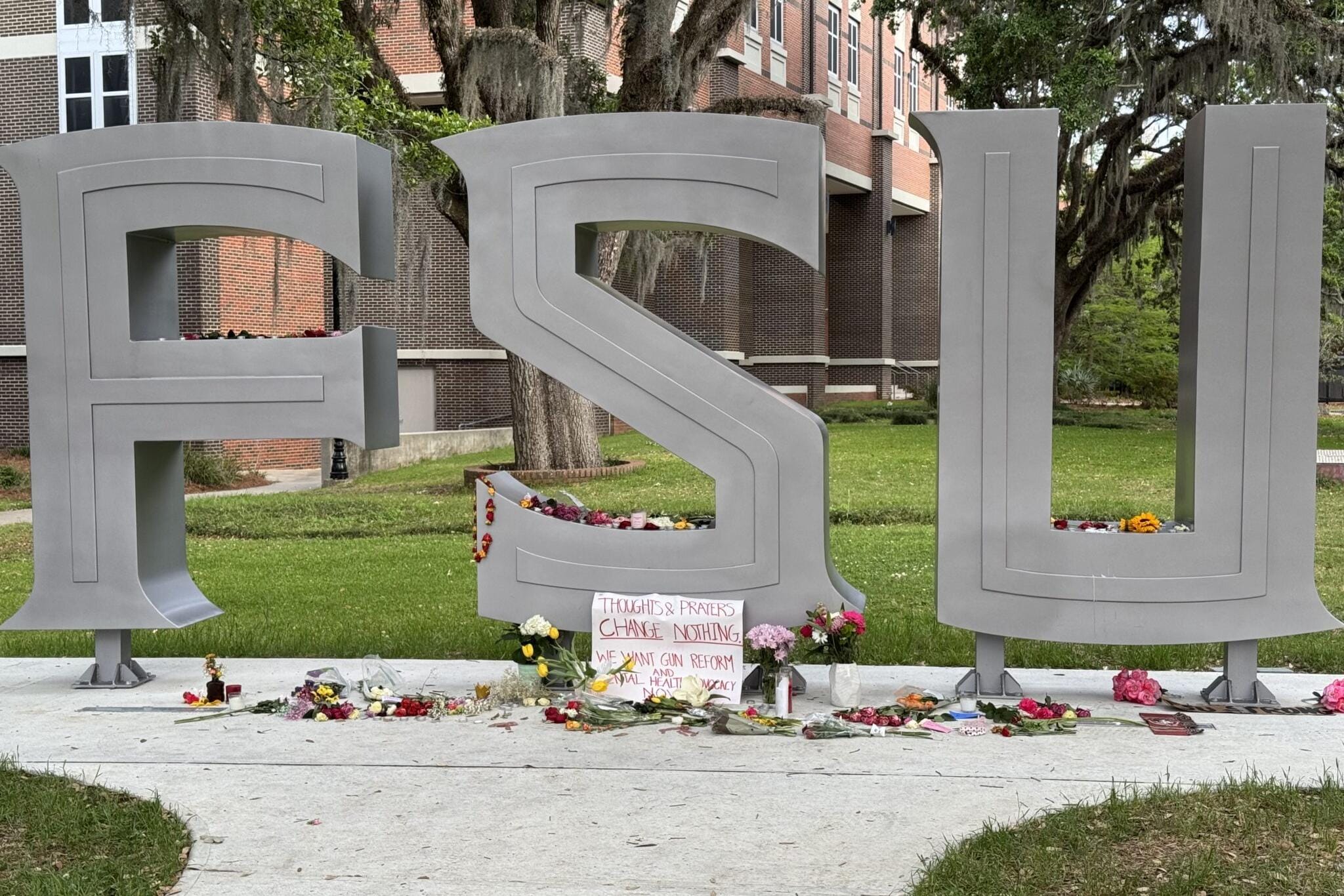 Во Флориде открыли уголовное дело против OpenAI за помощь ChatGPT преступнику в совершении убийств в университете штата