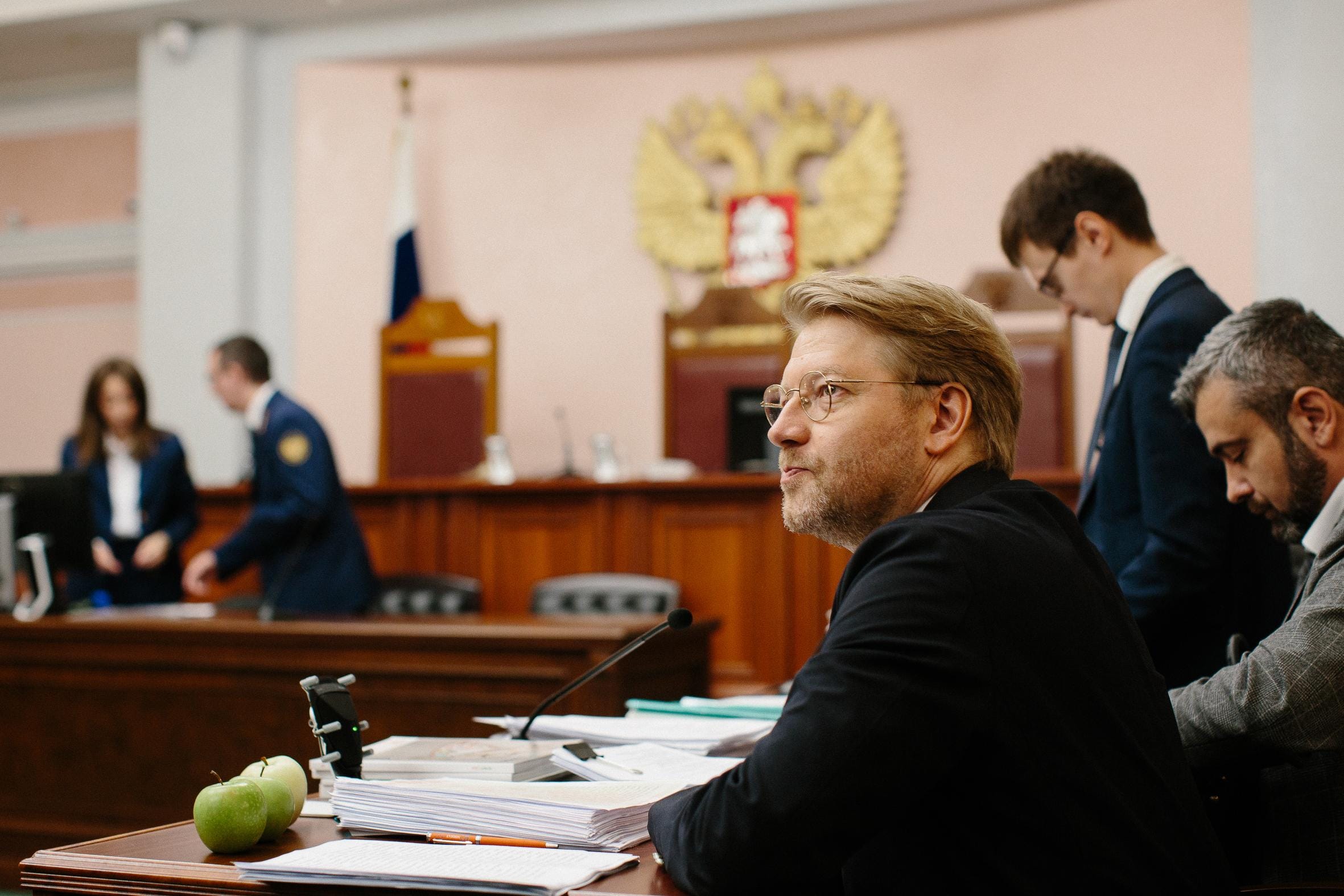 «Хоть бы всё там разорвало». В каком «нарушении интеллектуальной собственности» обвинили «Яблоко»