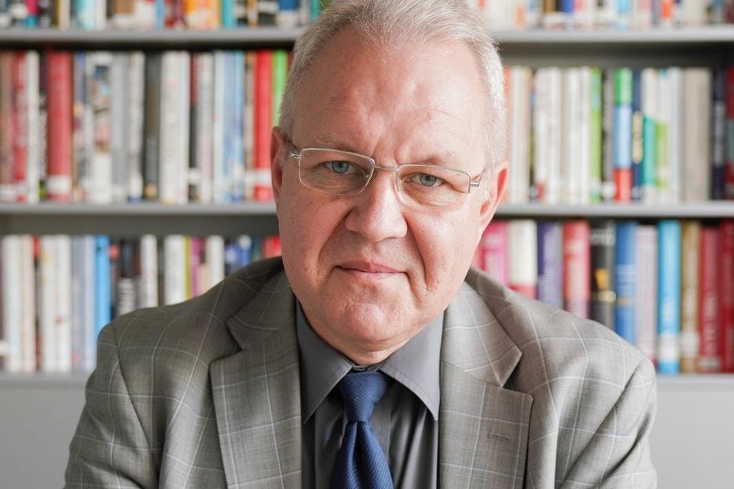 Удары по НПЗ эффективнее санкций. Владислав Иноземцев — об устойчивости российской экономики, кредитах и мобилизации