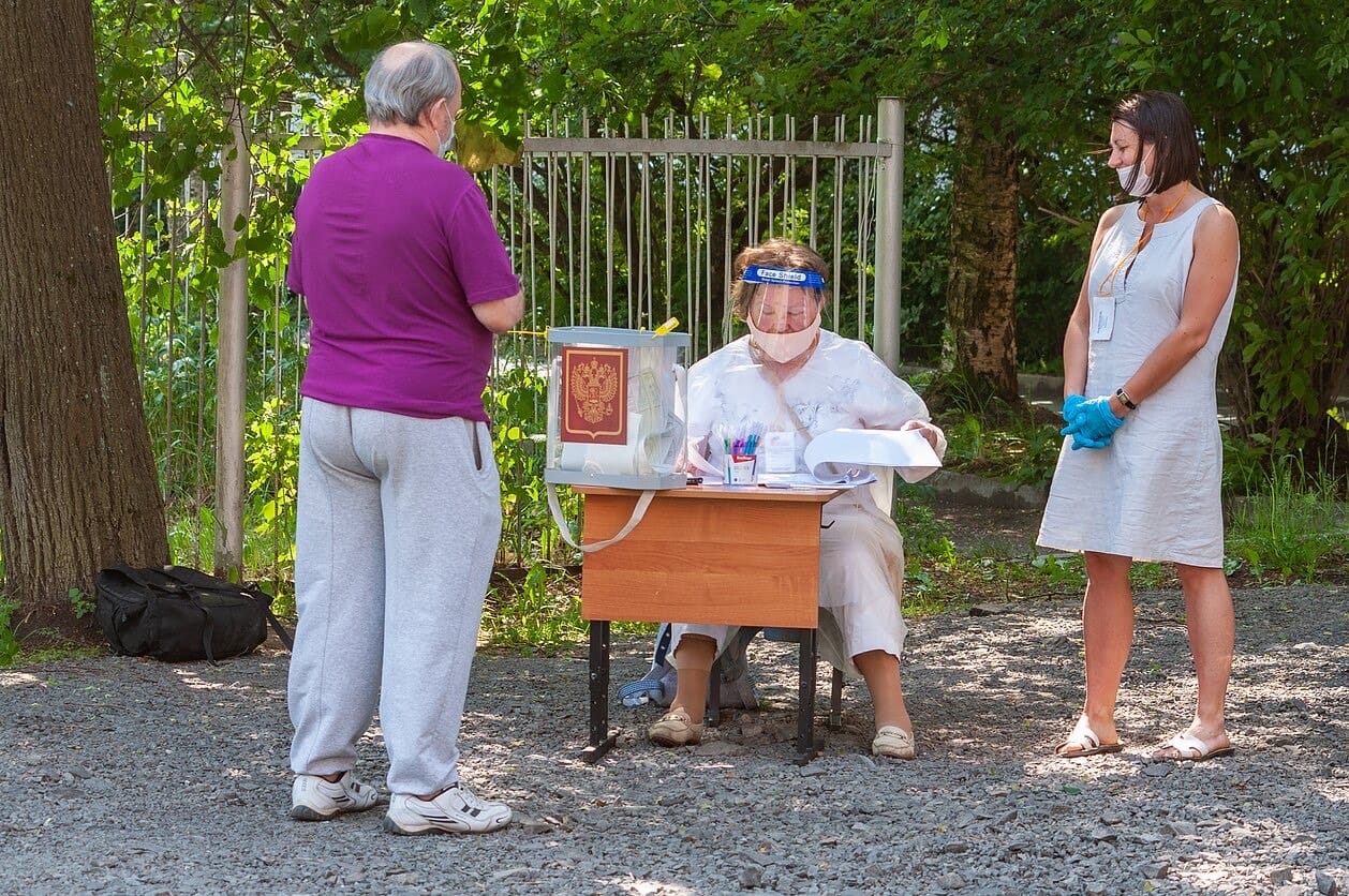 Условно-досрочная победа. Как за счет предварительного голосования по поправкам был обеспечен нужный результат