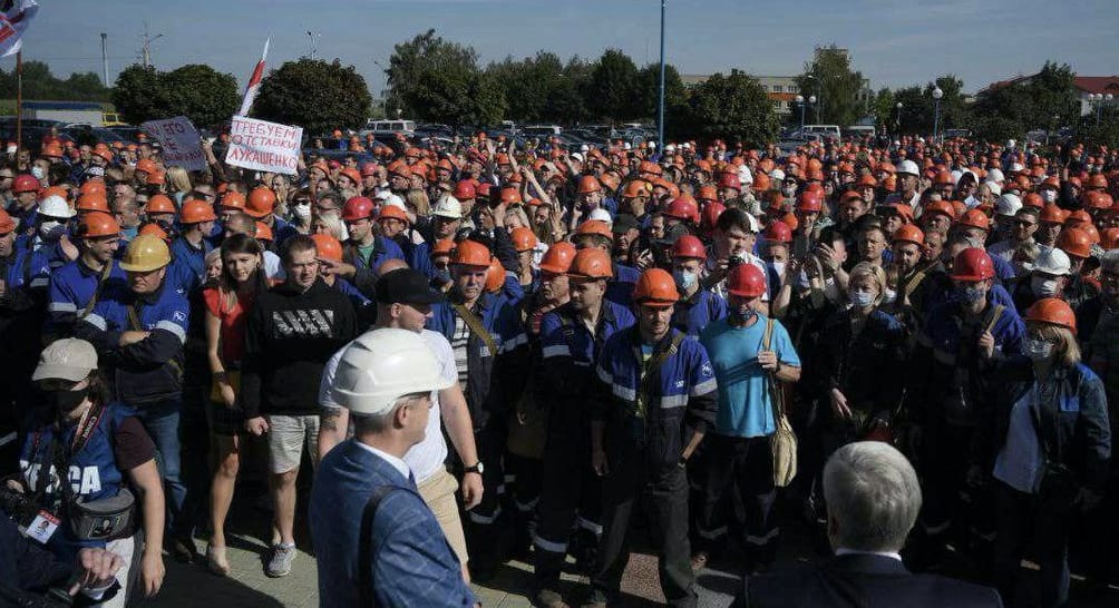 Ждать осталось недолго. Владимир Милов о белорусском сценарии для России