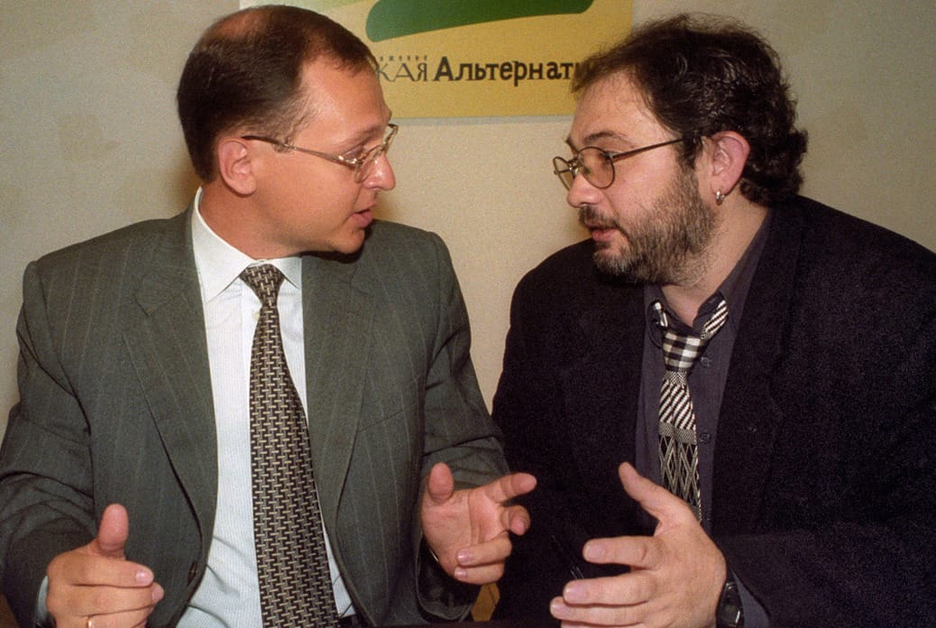 «Сама профессия политтехнолога разъедает тебя». Марат Гельман о темниках, Путине, Кириенко и «Покаянии»