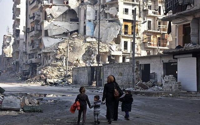 «Он хотел, чтобы его 15-летняя дочь стала шахидкой». Как россияне попадают в рабство в Сирии и кто их спасает