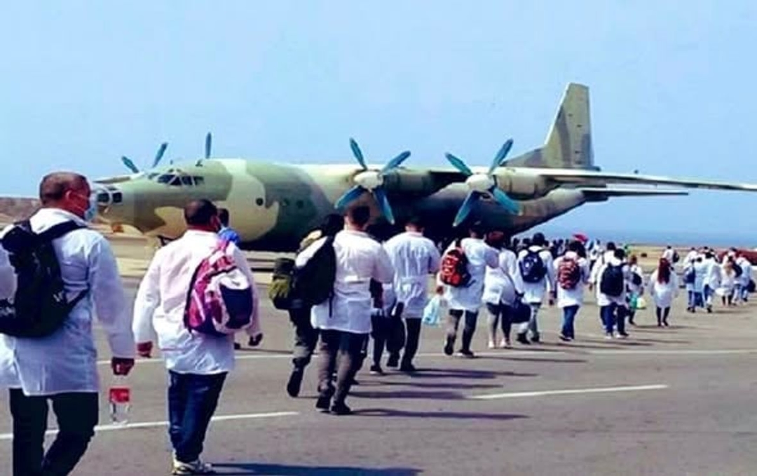 Cuban doctors and military personnel are leaving Venezuela