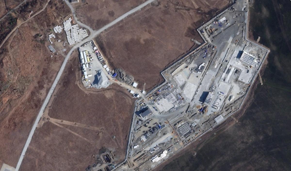 Construction of the border checkpoint on the Russian side of the bridge, April 2026