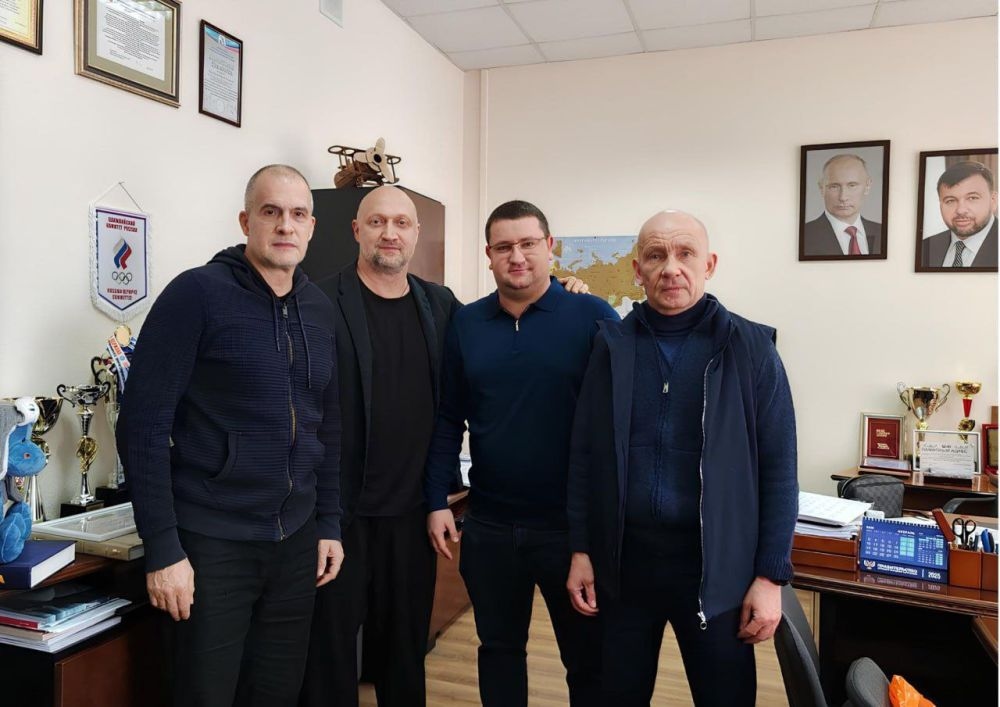 Сергей Качушкин-старший и Гоша Куценко в так называемой ЛНР