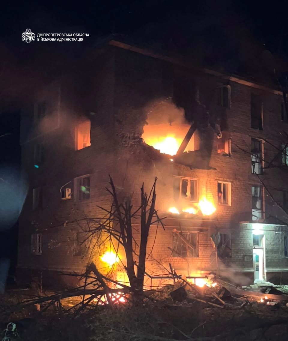 Последствия российского удара по жилому дому в городе Марганце в Днепропетровской области в ночь на 15 августа 2026 года