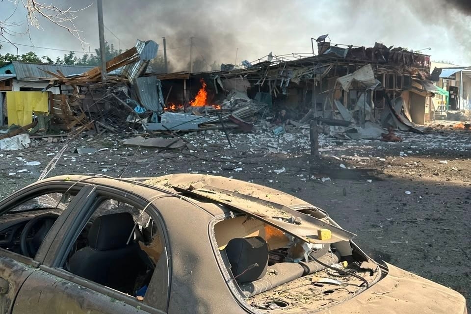 Последствия российского ракетного удара по поселку Печенеги в Харьковской области 18 августа 2026 года