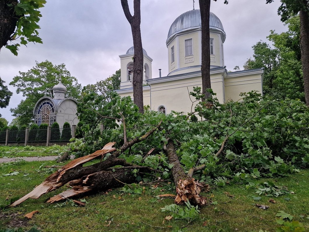 Последствия непогоды в Латвии