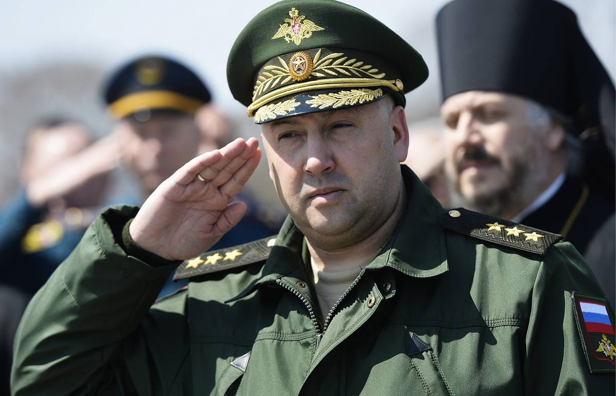 Росреестр скрыл квартиры и таунхаус семьи генерала Суровикина, переписав на «Российскую Федерацию» — «Верстка»