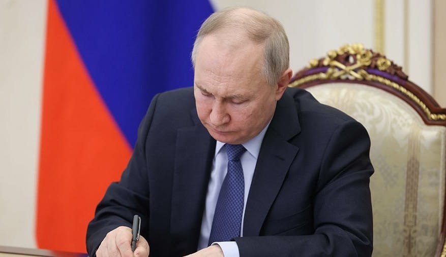 Putin signs decree greenlighting deportation of Ukrainians who refuse to renounce their citizenship from Russian-occupied territories