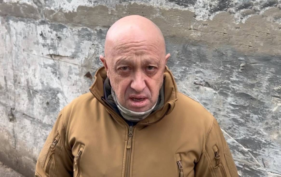 Шойгу приказал всем «добровольческим отрядам» на фронте подписать контракты с Минобороны. Это касается и ЧВК Вагнера