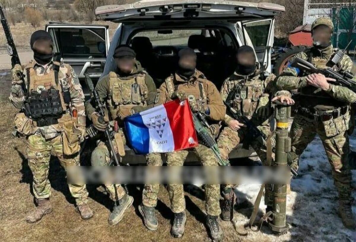 Фейк посла РФ во Франции: в Украине воюют французские наемники, а официальные лица пытаются это скрыть