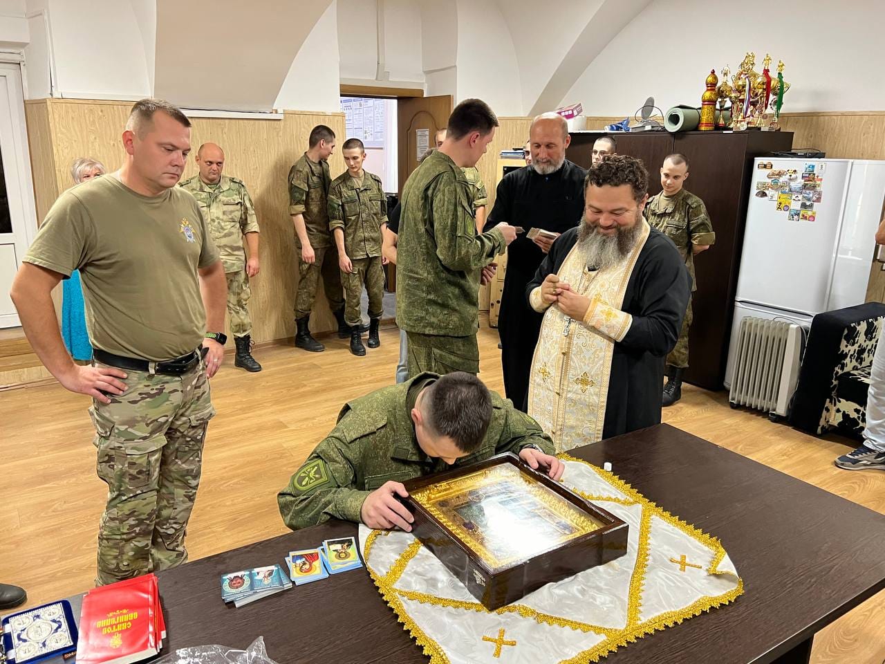 Собор шпионской Богоматери. Как криминальный авторитет построил генералам СВР церковь с «чудо-иконой»