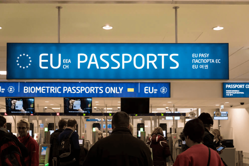 EU Commission tightens rules for issuing multiple-entry Schengen visas to Russians, citing security risks